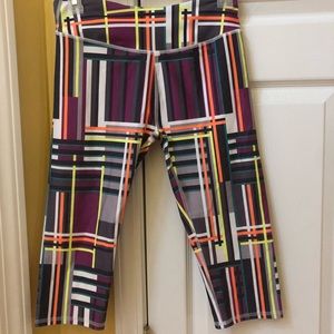 Fabletics Short Capri Size Small Workout Pant.